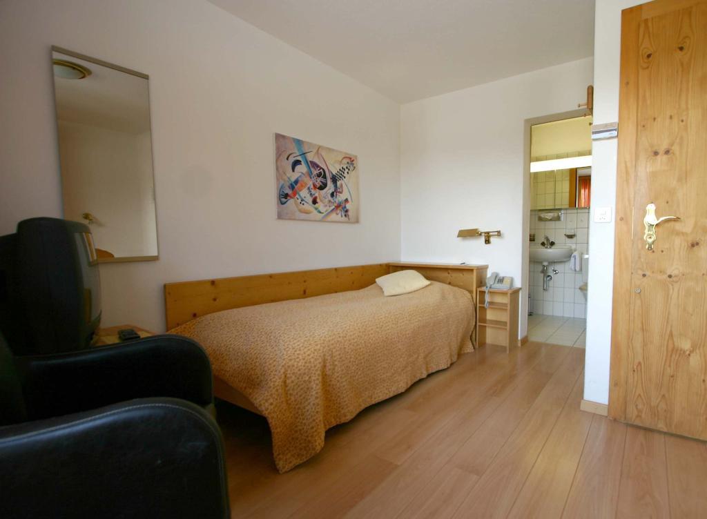 Hotel Poestli Maloja Pokój zdjęcie